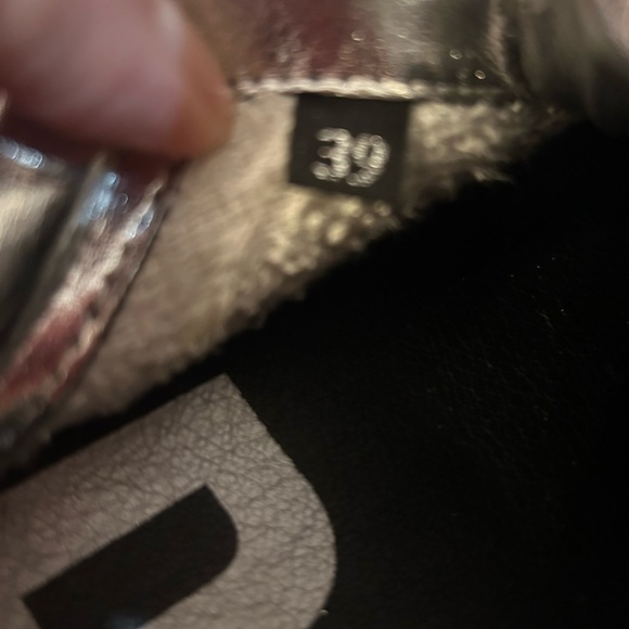 P448 Italian made sneakers, 39. Like new condition. Rose gold w/ leopard accent. - Picture 6 of 6